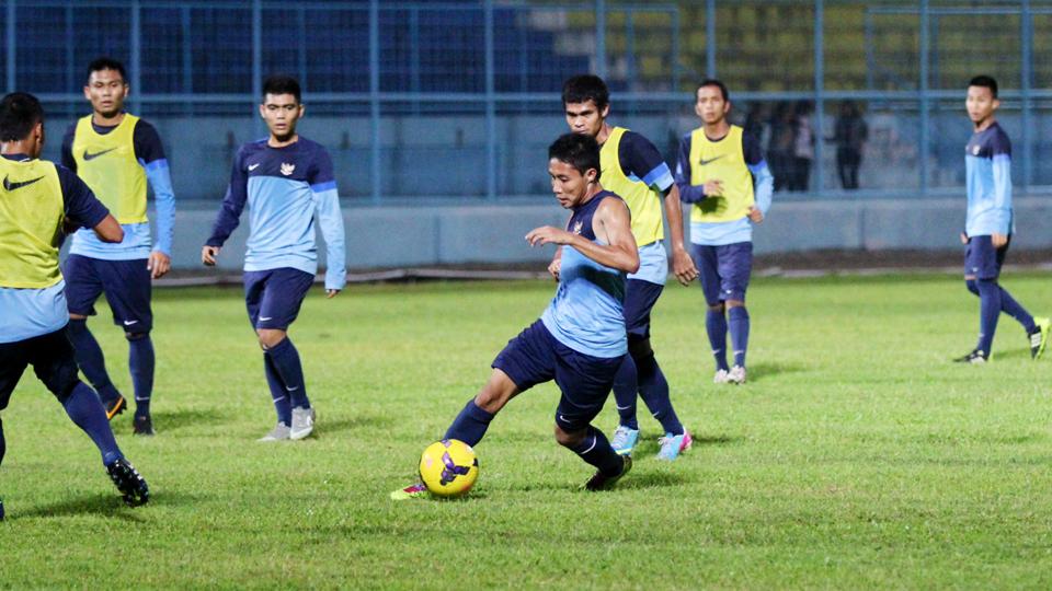 Evan Dimas dkk akan memulai masa libur mulai 23 Juli 2014. - INDOSPORT